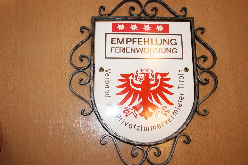 Vronis Waldhaus Adults Only Aparthotel Mayrhofen Quarto foto