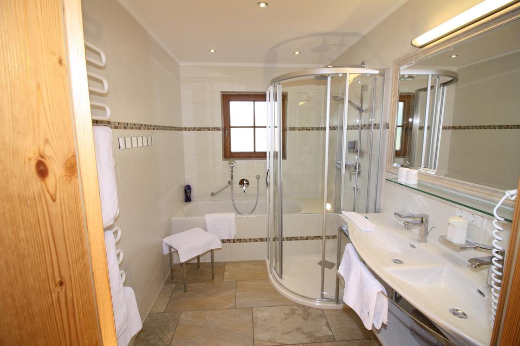 Vronis Waldhaus Adults Only Aparthotel Mayrhofen Exterior foto