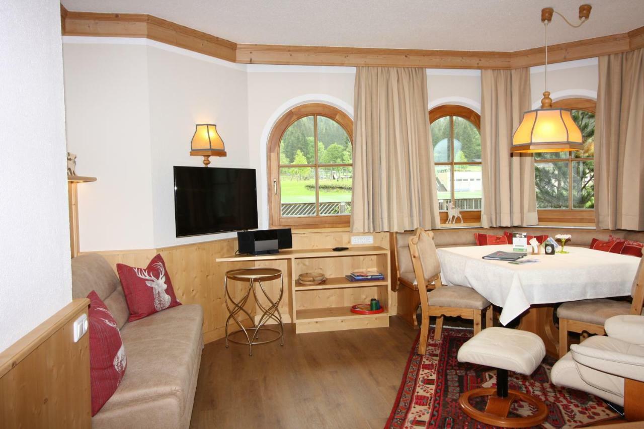 Vronis Waldhaus Adults Only Aparthotel Mayrhofen Exterior foto